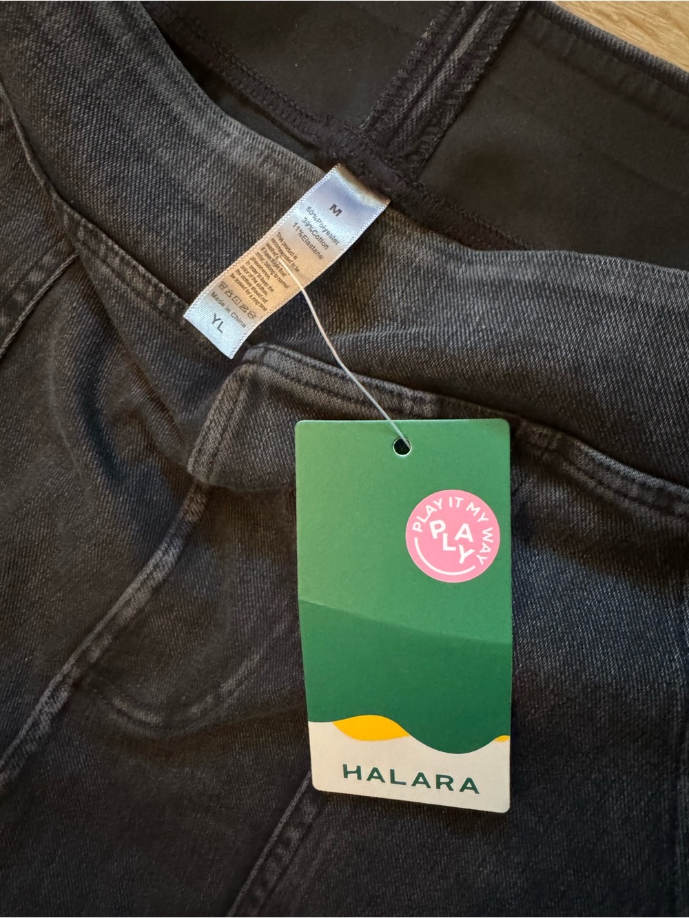 NWT Halara Flex Mid Rise Pockets Straight Leg Casual Cargo Jeans M Petite - Picture 5 of 6